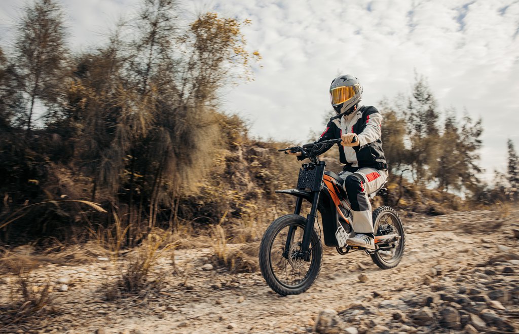 What You Need to Know About Electric Dirt Bikes