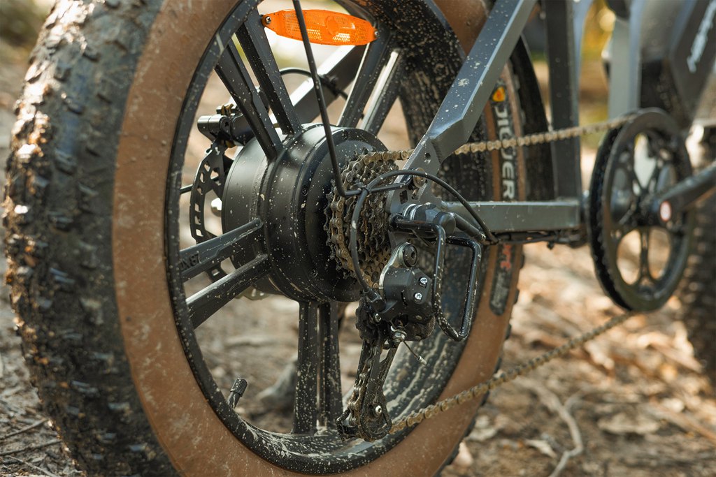 What’s the Difference Between Fat Tire and Regular Electric Bikes